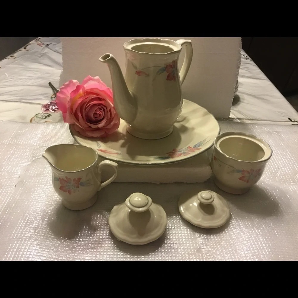ROYAL OF LONDON‎ TEA SET